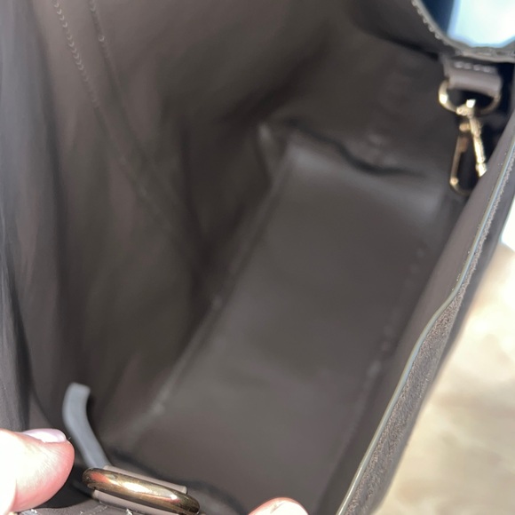 Old Navy Faux Vegan Suede Carrie Bucket Bag with Shoulder Crossbody Strap - New - Picture 9 of 10